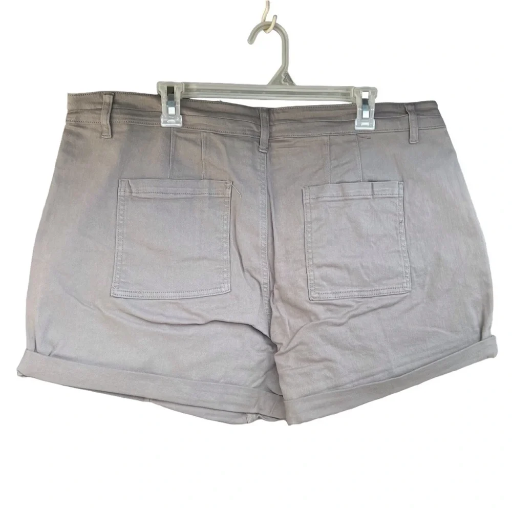 Women’s Curvy Mid Rise Double Cuff Summer Shorts Size 20W NWT - Picture 4 of 9
